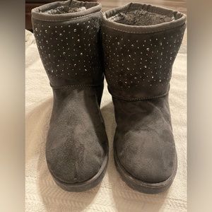 Very G Junior’s Fuzzy Boots